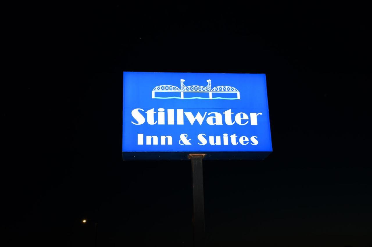 Stillwater Inn & Suites Екстер'єр фото